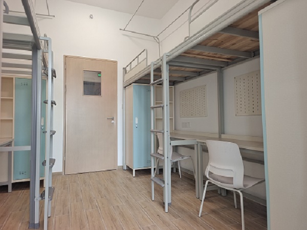 深圳市高級中學(xué)高中園宿舍公寓床已安裝到位!