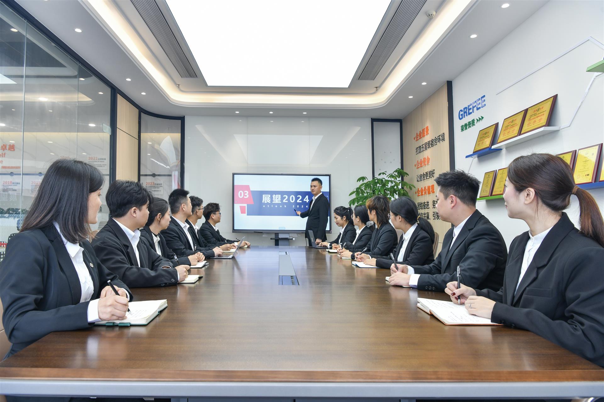 企業創始人：張小毅